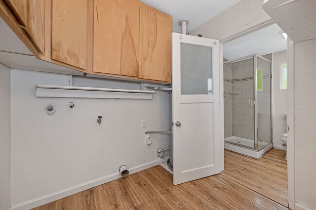 Building Photo - Country living in Beautiful Meadow Vista