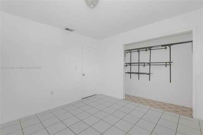 Building Photo - 1082 W 79th St