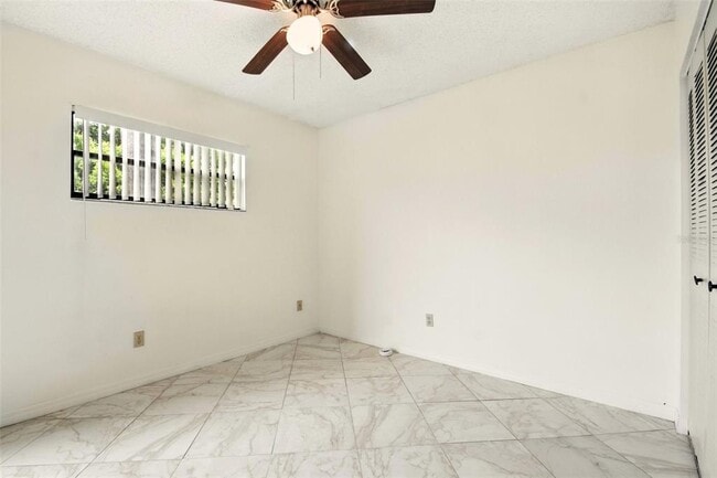 Building Photo - 4523 Hidden Oak Ct