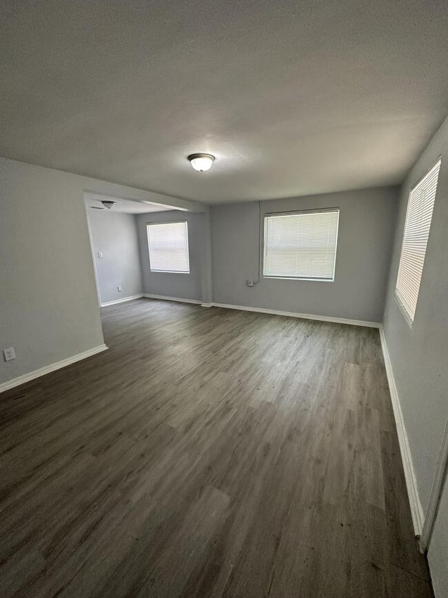 Building Photo - 3 bedroom in Jacksonville FL 32208
