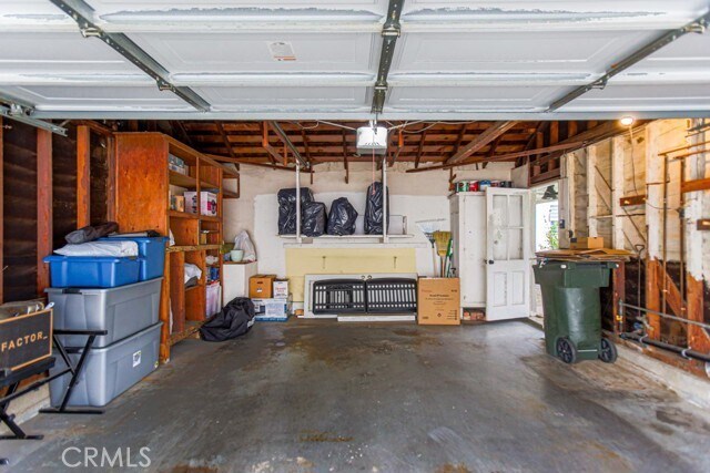 Building Photo - 702 N Pine St