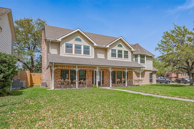 Building Photo - 2727 Raintree Dr