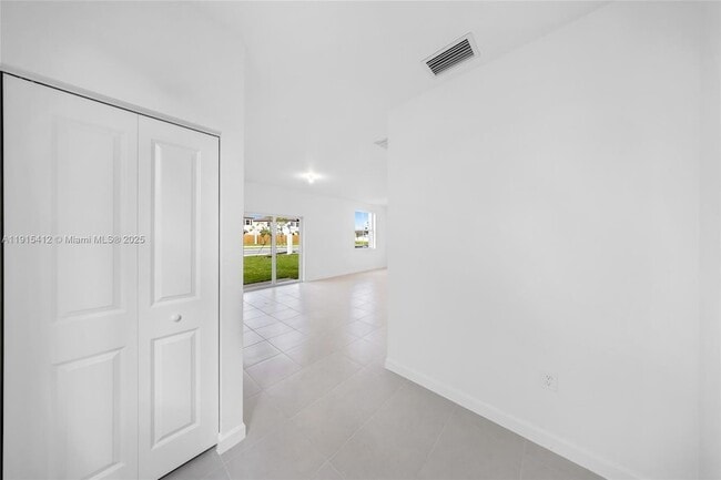 Building Photo - 2448 SE 27th Terrace