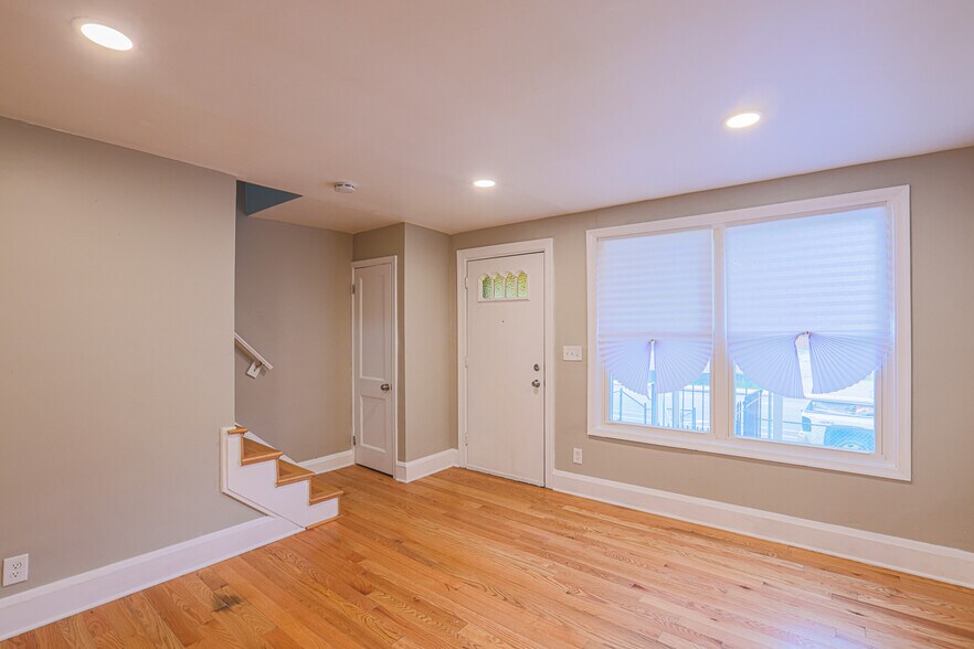 Building Photo - 130 Reedbird Ave