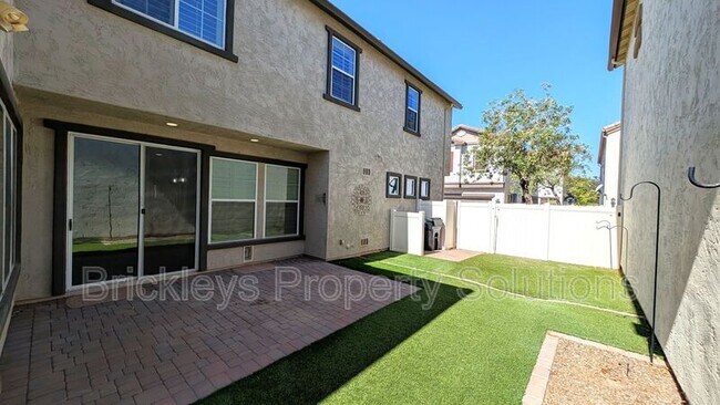 Building Photo - 2632 S Tobin