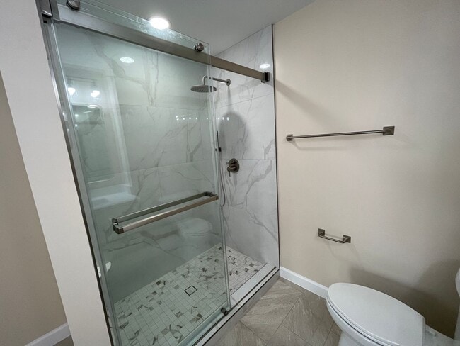 Building Photo - Elegant And Spacious 3 Bed 3.5 Bath Townhome In Vibrant Loudon Parkway Center