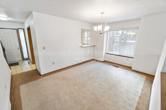 Building Photo - 1603 E 33rd Ave