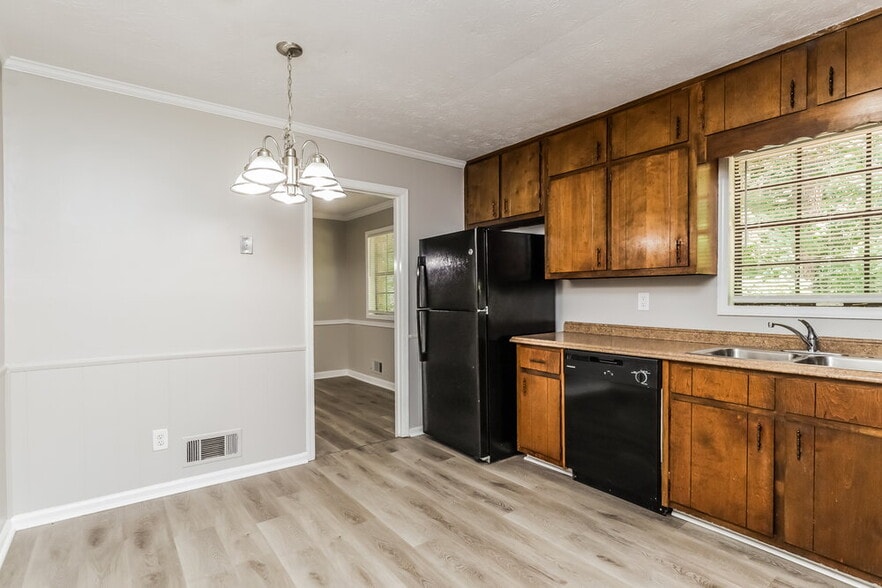 Building Photo - 3212 Goldenchain Dr