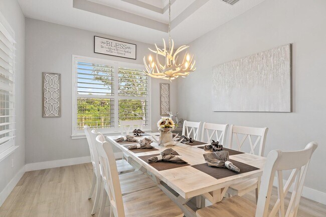 Building Photo - 12955 SW Kanner Hwy