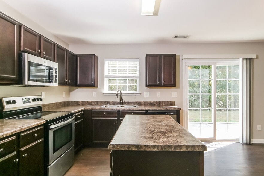 Building Photo - 4420 Eglinton Toll Ct