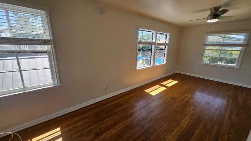 Building Photo - 938 S Grand View St