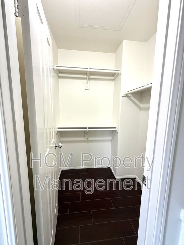 Building Photo - 74 Chantilly