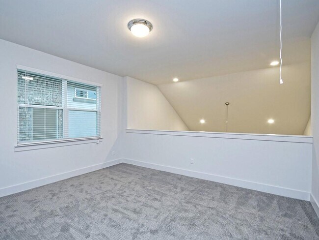 Building Photo - 1249 Summerbrooke Cir