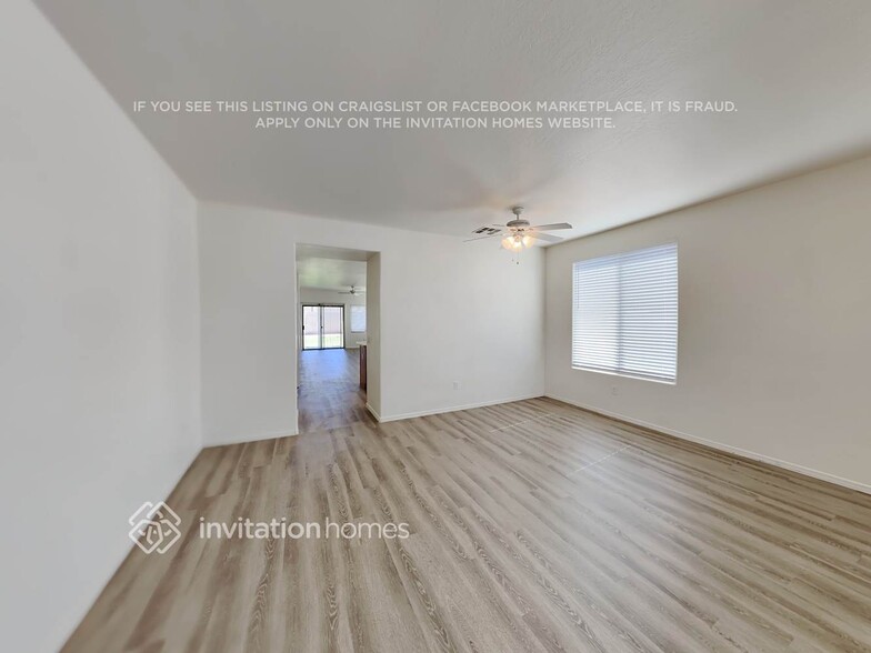 Building Photo - 2103 E La Costa Dr
