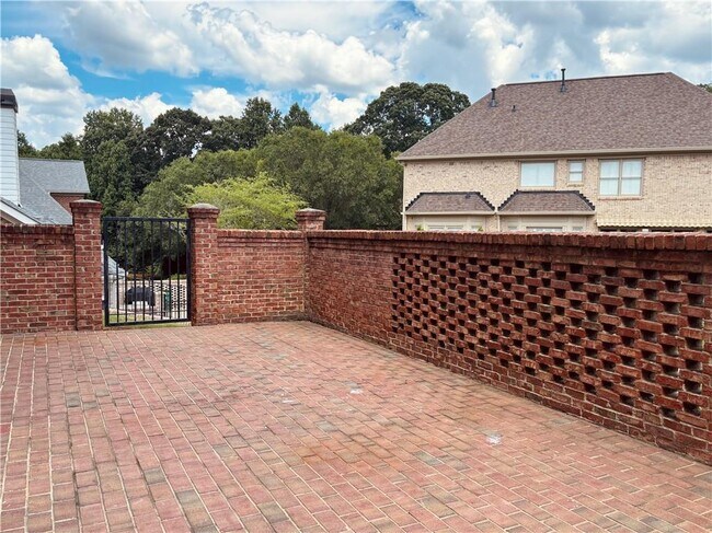 Building Photo - 3725 Spalding Park Dr NW