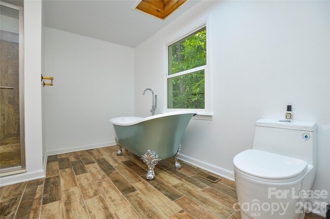 Building Photo - 5821 Hornet Dr