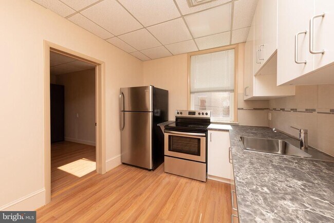Building Photo - 1317 Wolf St