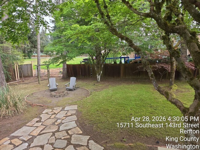 Building Photo - Renton - 4 bedroom 2.5 bath rental home - Custom home with large rooms - Available July 5th 2026