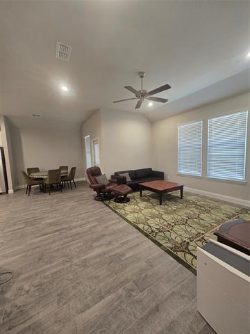Building Photo - 1704 Razorbill Rd