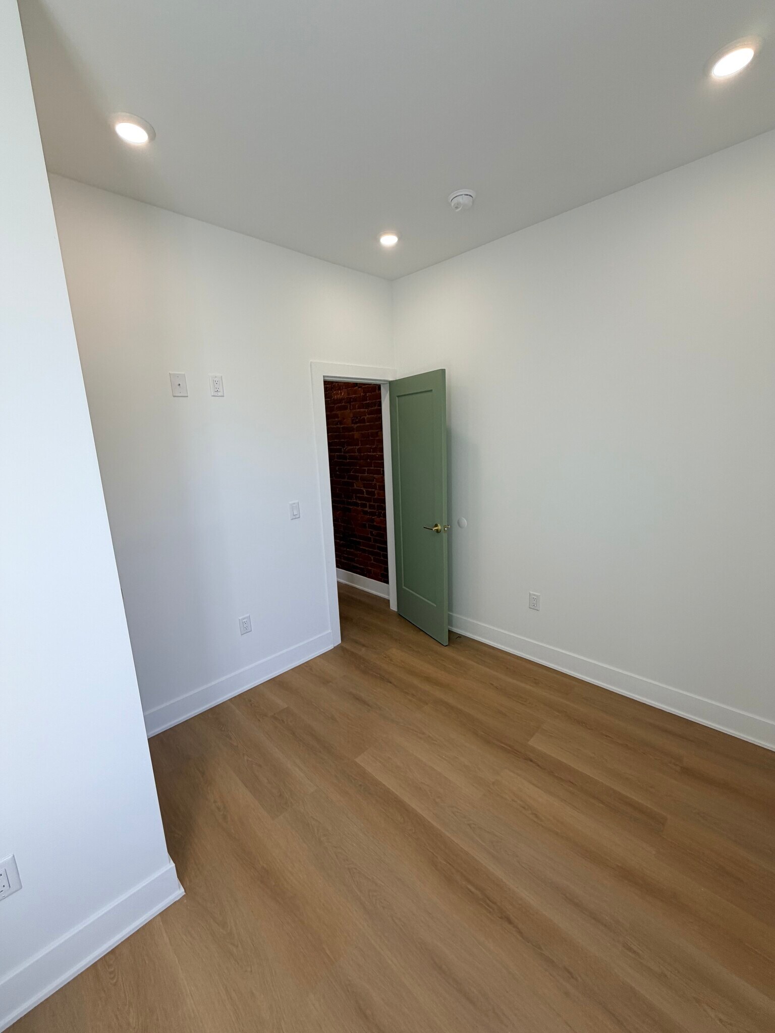 Building Photo - 1325 Kerbaugh St