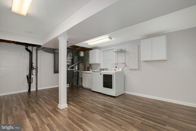 Building Photo - 9530 Ashbourn Dr