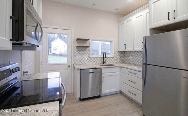 Building Photo - 277 Riverside Dr