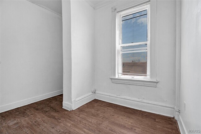 Building Photo - 824 Canaan Ave