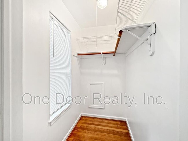 Building Photo - 285 Merrimac Trail
