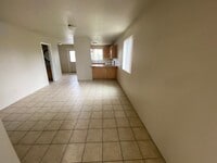 Building Photo - large 3 Bedroom 2.5 Bath Springfield duplex