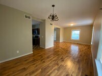 Building Photo - 923 Russel St - 3/Bed 1.5/Bath located in the Edison neighborhood