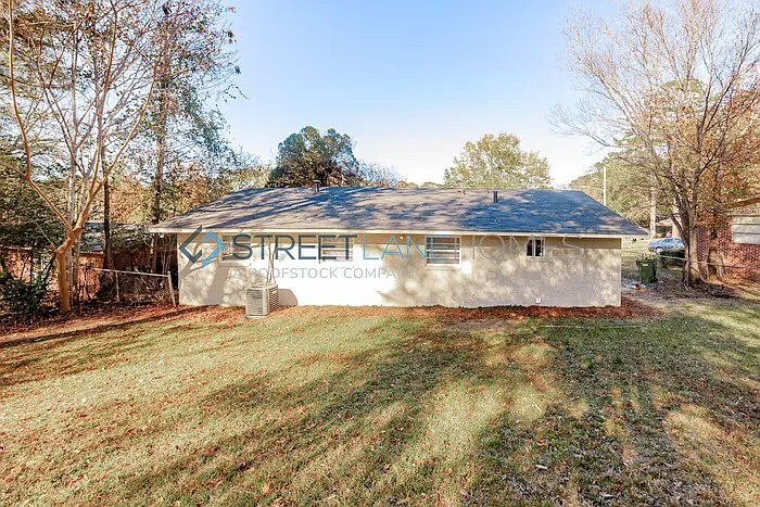 Building Photo - 2230 Danbury Dr