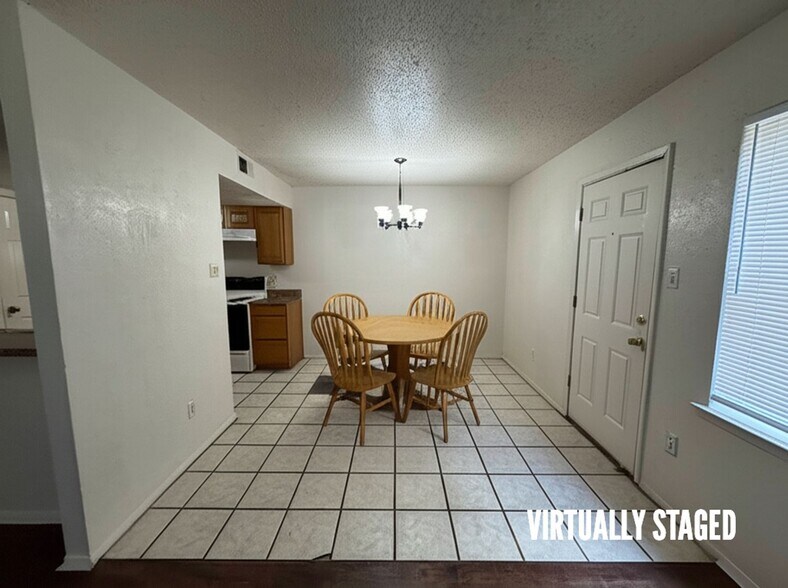 Building Photo - 4501 Westcliff Rd