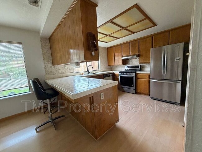 Building Photo - 2 Polvadera Ct