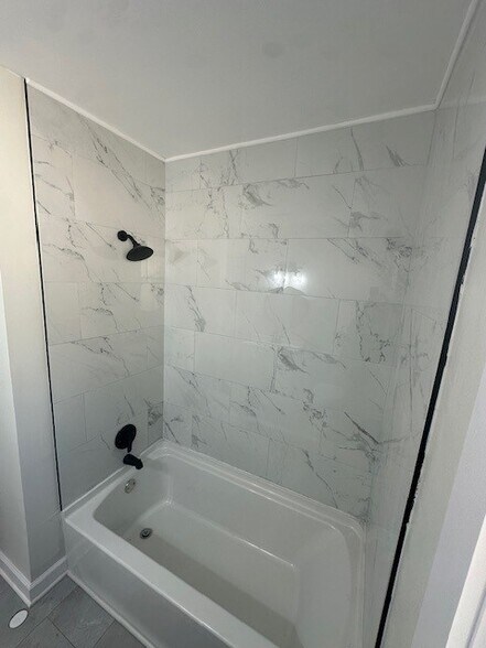 Bathroom - 12729 S Sangamon St