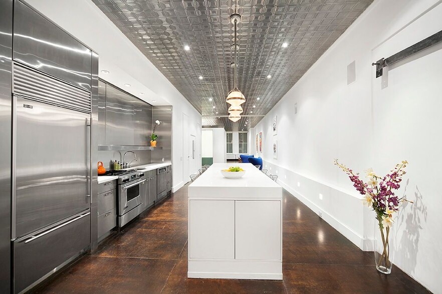 Building Photo - 7722 NE 3rd Ct