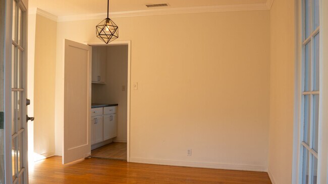 Building Photo - Classic View Park Rental