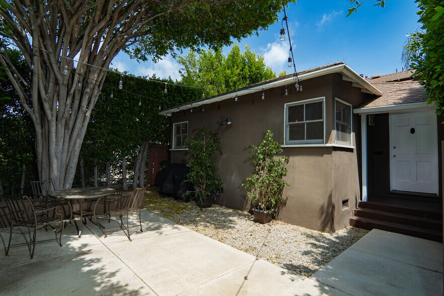 Building Photo - 638 N Gardner St