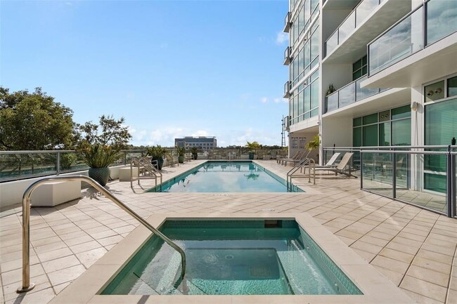 Building Photo - 101 S Eola Dr