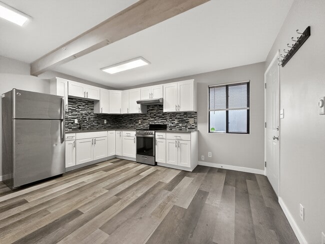 Building Photo - 5521 Brooklyn Ave NE