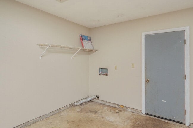 Building Photo - 11 Birch Ave