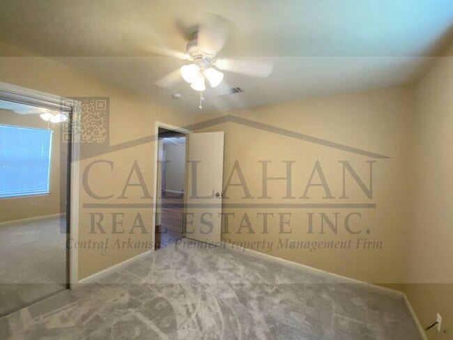 Building Photo - Jacksonville 4 Bedroom Home