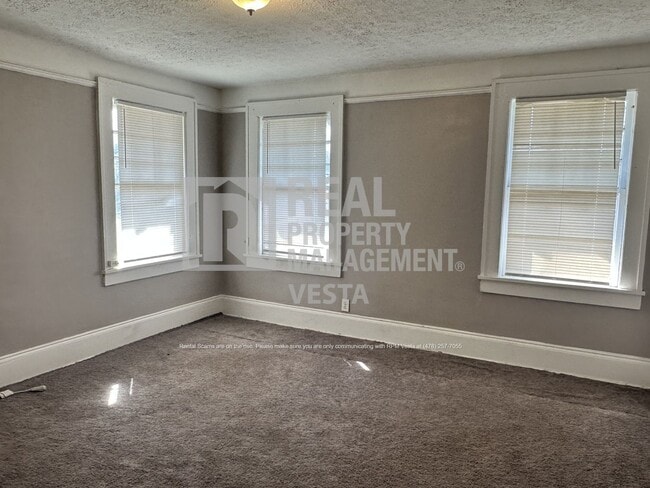 Building Photo - 2697 Napier Ave