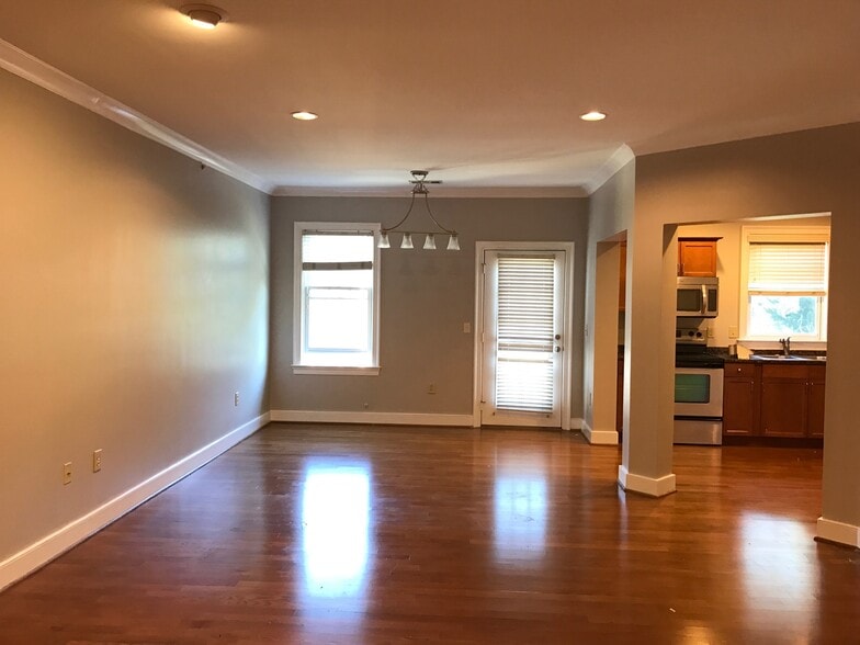 Living Room - 3127 Long Boulevard