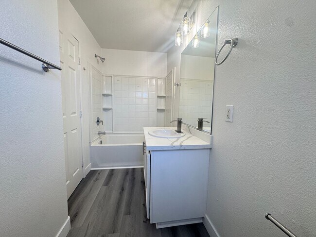 Building Photo - 6339 W Silver Ribbon Ct