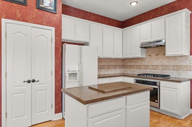 Building Photo - 4503 Summer Lakes