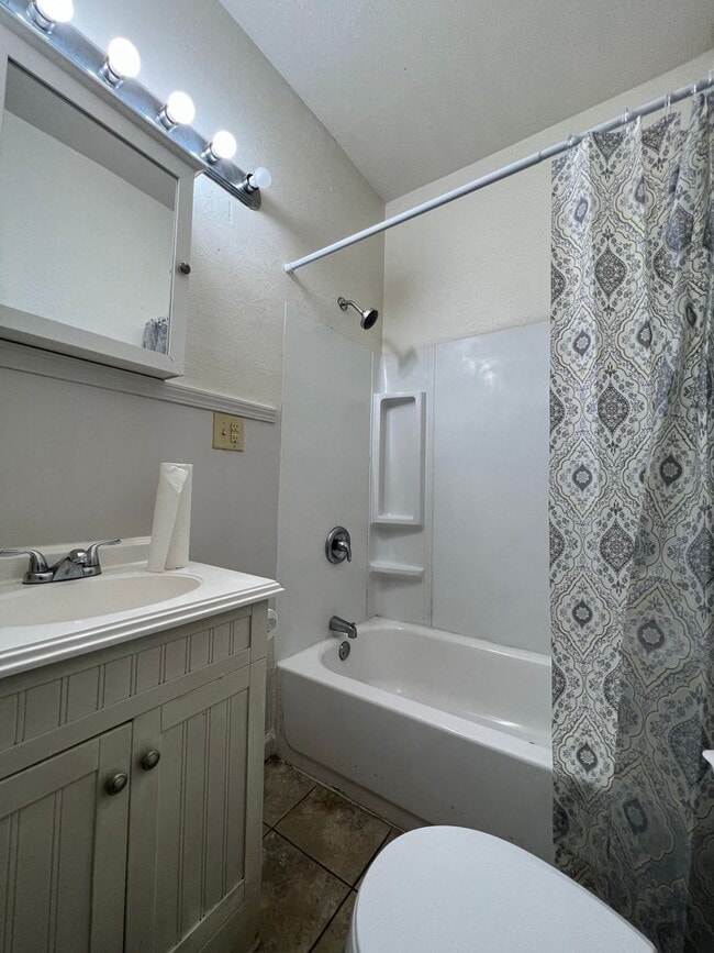 Building Photo - MOS - 29-31 S. Ardmore Ave.