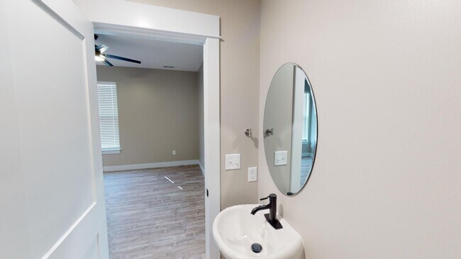 Building Photo - Spacious 3-Bed Carriage House in the Heart of Prairie District