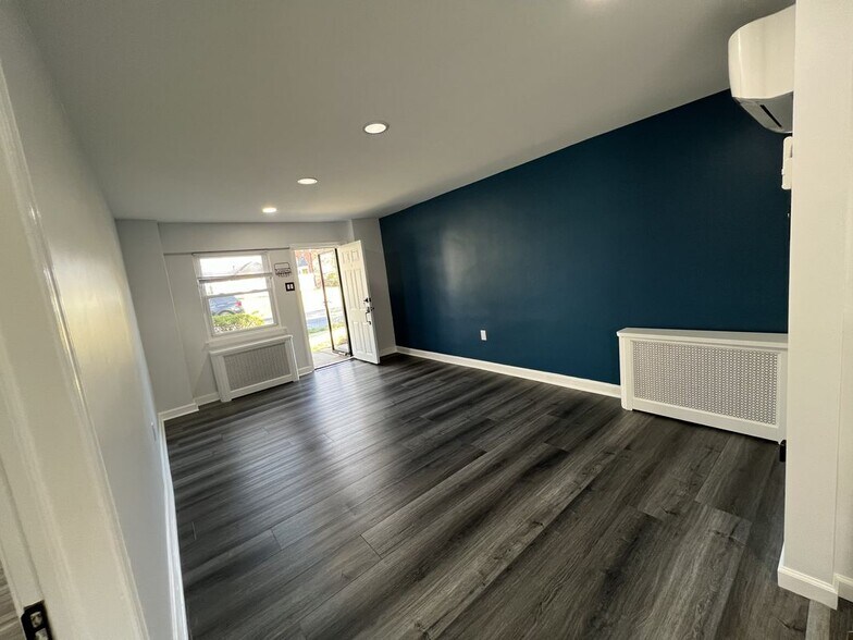 Building Photo - 8360 Ferndale St
