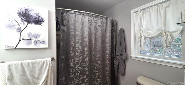 Building Photo - 36 Washington Pl E