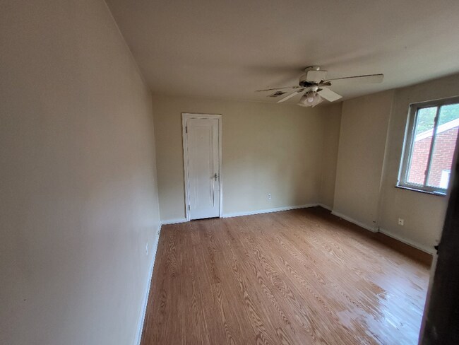 Building Photo - 5141 Sumter Ave